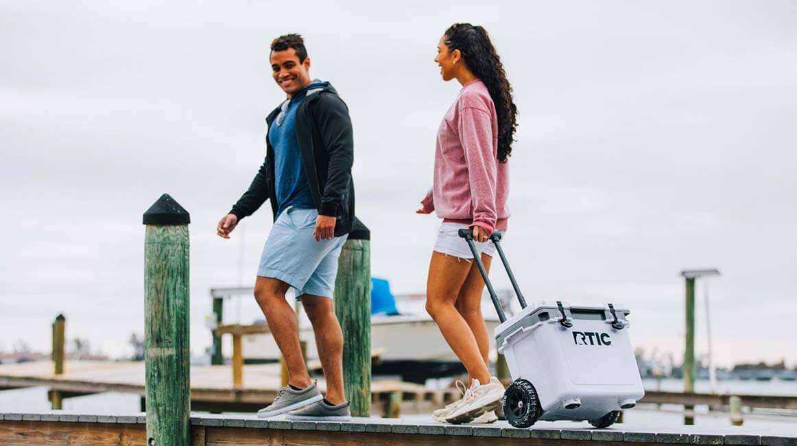 22 QT Ultra-Light Wheeled Cooler